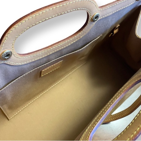 Louis Vuitton Roxbury Drive Handbag in Monogram Vernis - Picture 7 of 10